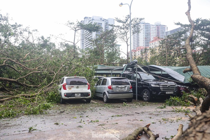 Ha Noi: Khu do thi, khu chung cu hoang tan sau bao-Hinh-3