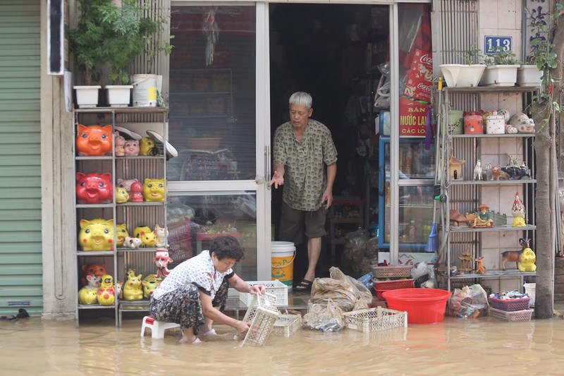 Tieu thuong lang gom Bat Trang thiet hai nang ne do ngap lut-Hinh-10