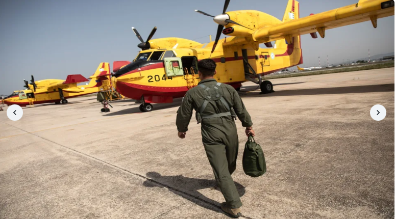 Dong may bay chua chay chuyen dung Canadair da quay tro lai