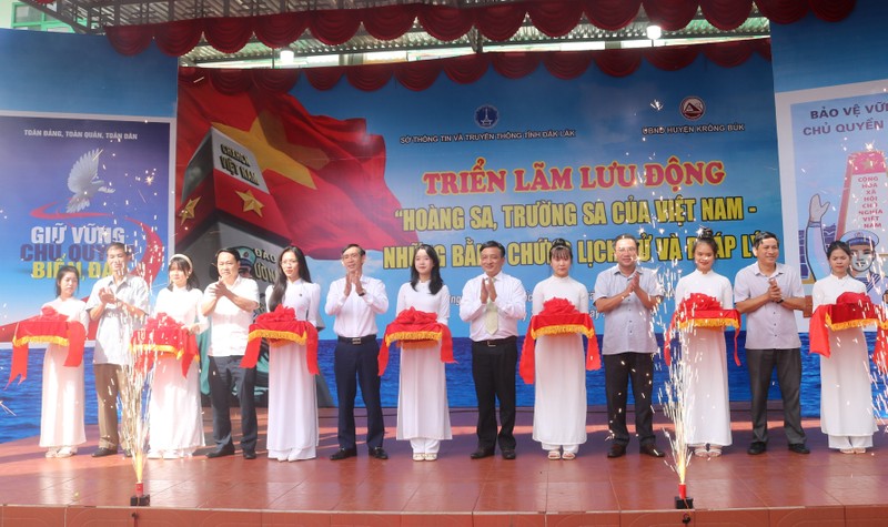 Dak Lak: Trien lam luu dong Hoang Sa, Truong Sa cua Viet Nam