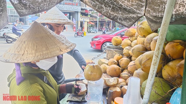 Nguoi kinh doanh bat ngo khi dua tuoi tang gia