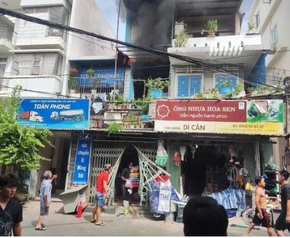 Da Nang: 3 me con tu vong thuong tam trong ngoi nha chay