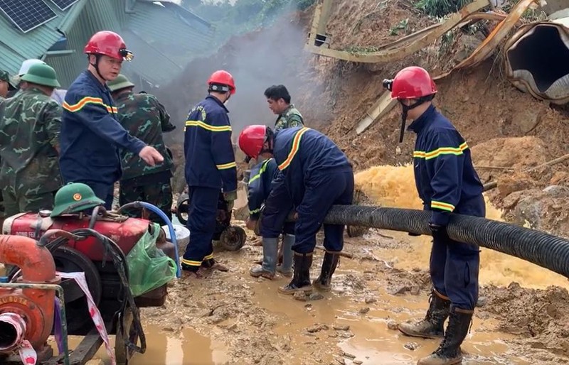 Quang Ngai: Chay dua voi thoi gian tim kiem nan nhan thuy dien Ka Tinh-Hinh-11