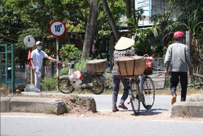 Xu ly diem den giao thong nhieu tai nan chet nguoi tai Quang Nam