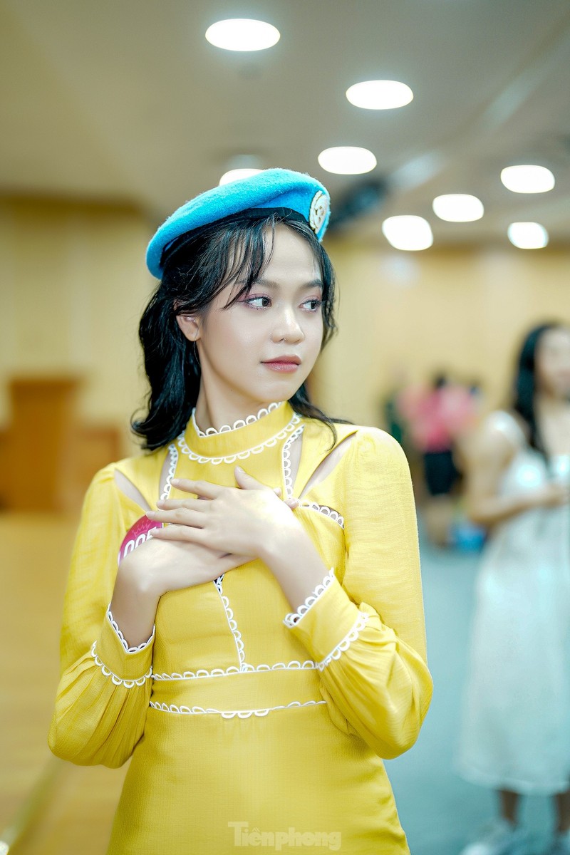 Hoa hau Huynh Thi Thanh Thuy gay an tuong ngay tu dau cuoc thi-Hinh-11