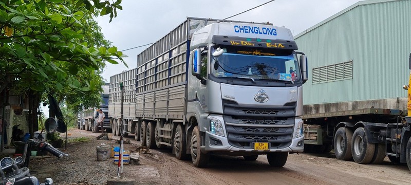 Da Nang: Ne tram can, xe tai xep hang “rong ran” tren quoc lo 14B-Hinh-4