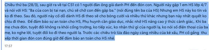 Da Nang: Nguoi la du do hoc sinh truoc cong truong tieu hoc-Hinh-2