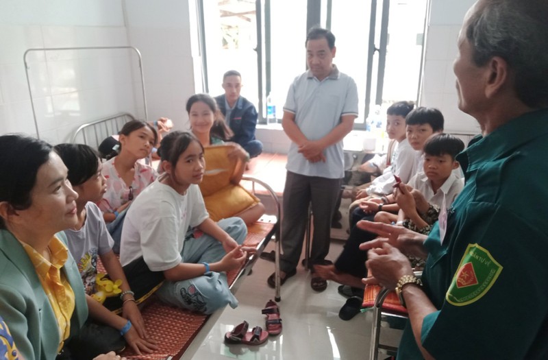 Quang Nam: Lien tiep xay ra cac vu ngo doc thuc pham tap the-Hinh-2