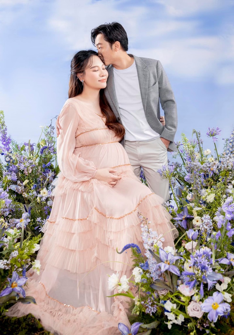 Dam Thu Trang lan 2 mang thai: Nhan sac man ma, chong cung chieu-Hinh-10