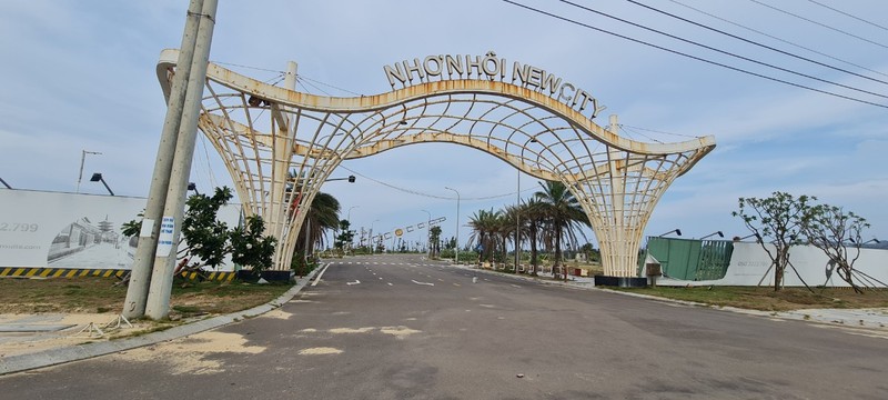 Can canh Nhon Hoi New City:Thanh pho moi khong mot bong nguoi