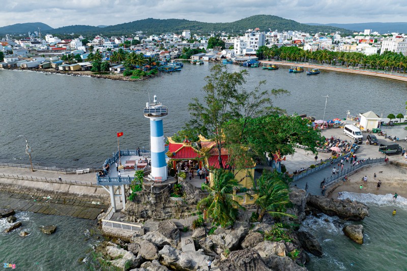 Doc dao ngoi den nam canh ngon hai dang o Phu Quoc