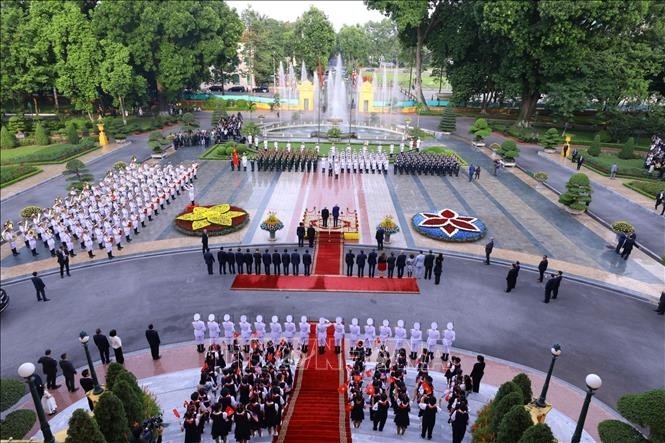 Toan canh le don chinh thuc Tong thong My Joe Biden tai Ha Noi-Hinh-7