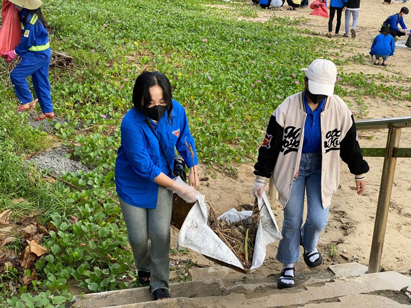 Da Nang: Huy dong hang nghin nguoi don rac dat vao bai bien-Hinh-12