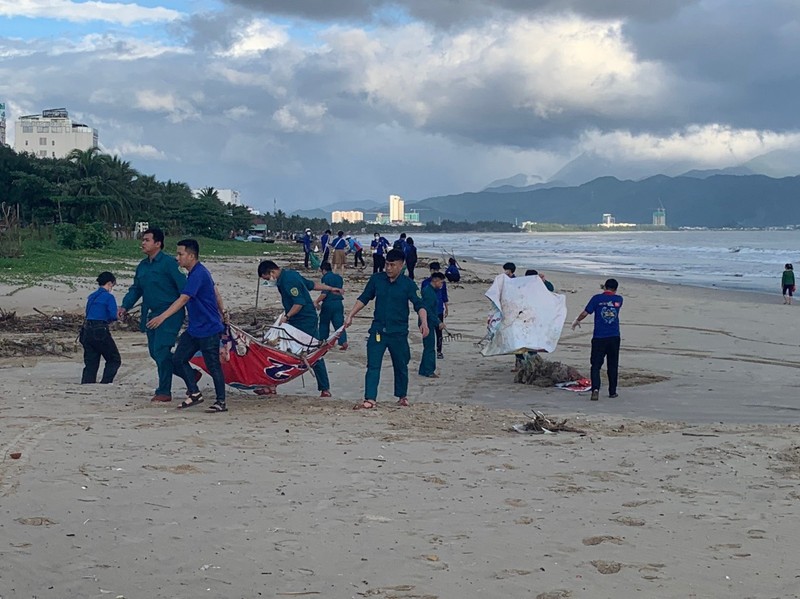 Da Nang: Huy dong hang nghin nguoi don rac dat vao bai bien-Hinh-8