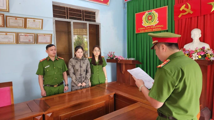 Da Nang: Cap vo chong tre lap Facebook ao lua tien tu thien