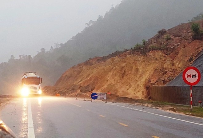 Da Nang: Sat lo tren tuyen cao toc La Son - Tuy Loan va DT601