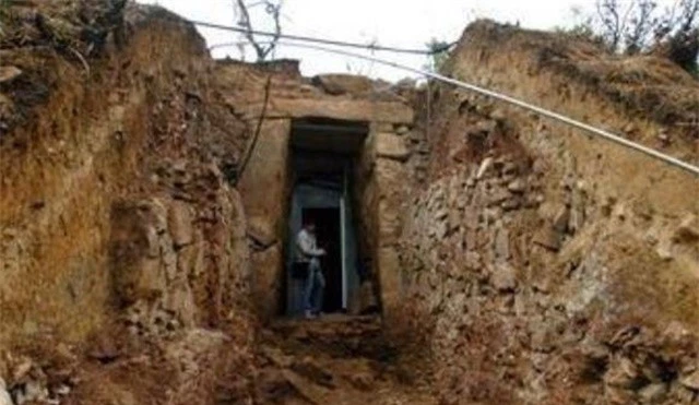 Chuyen gia canh bao: Cac qua trung trong lang mo co giong bom vi khuan-Hinh-2