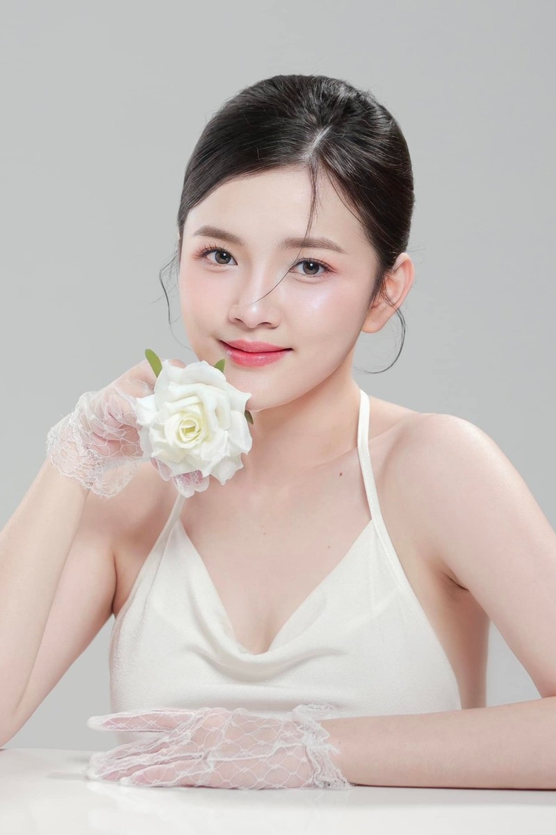 View - 	Nữ MC Khánh Linh chia sẻ hành trình giảm 23kg để lên sóng 