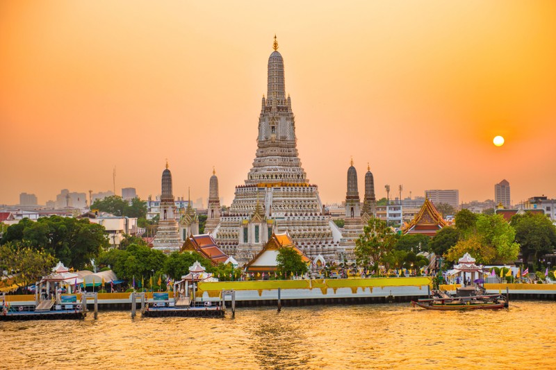 View - 	 Lễ hội té nước truyền thống Songkran mang đến sự khởi đầu mới
