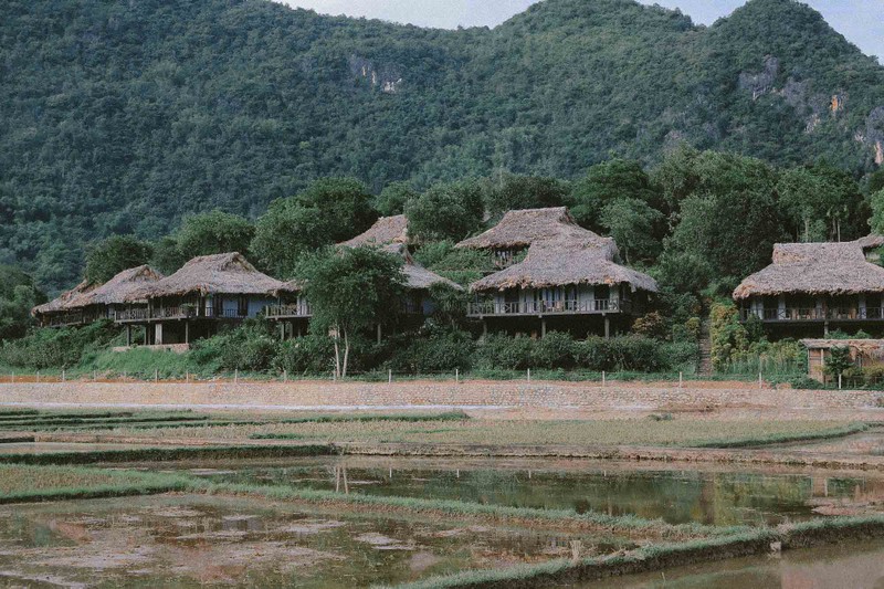 Lang co hon 700 tuoi o Hoa Binh hut khach boi ve binh yen-Hinh-7