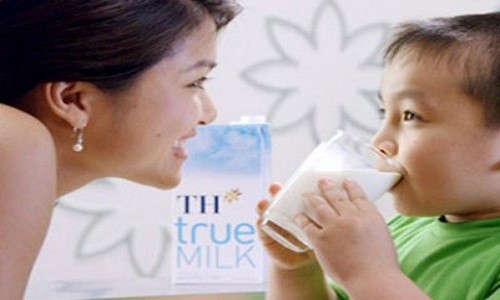 Sep TH True Milk ban chuyen nong dan do sua