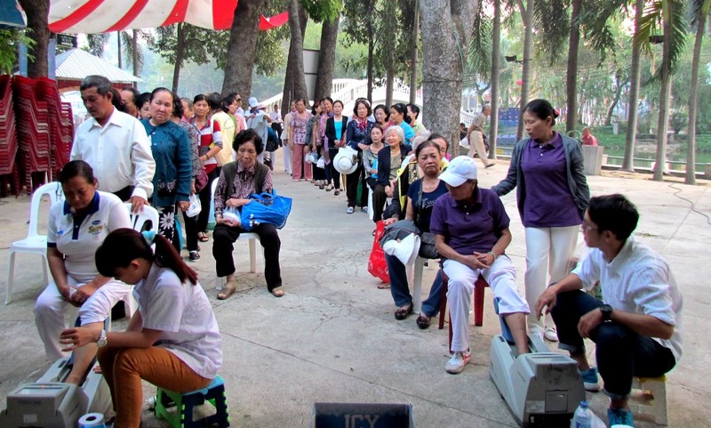 Vinamilk khoi dong hanh trinh cham soc suc khoe nguoi cao tuoi