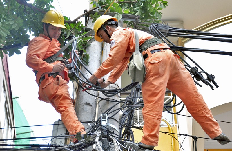 EVN HANOI khuyen nghi khach hang ve su dung dien mua nong