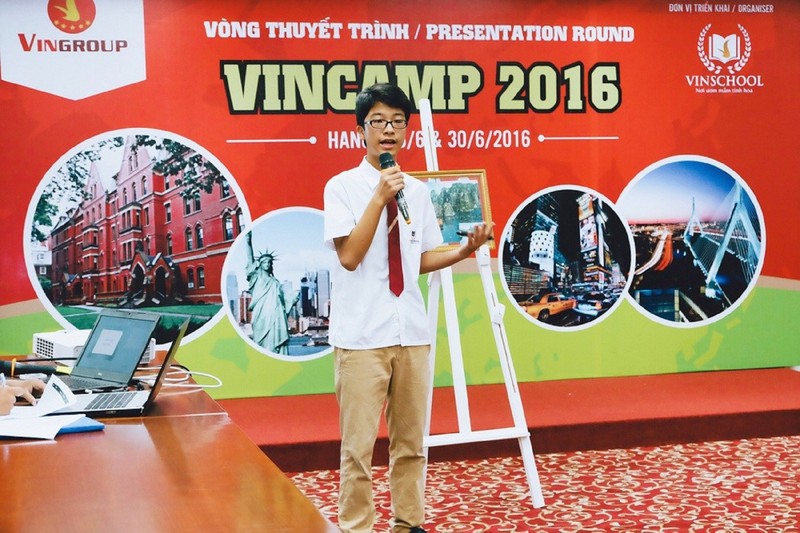 30 hoc bong toan phan tham du Trai he VinCamp 2017 tai Anh-Hinh-2