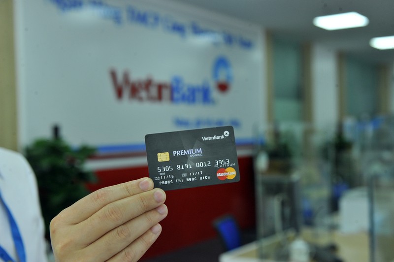 VietinBank tiep tuc chuyen doi so tai khoan the ATM cua khach hang