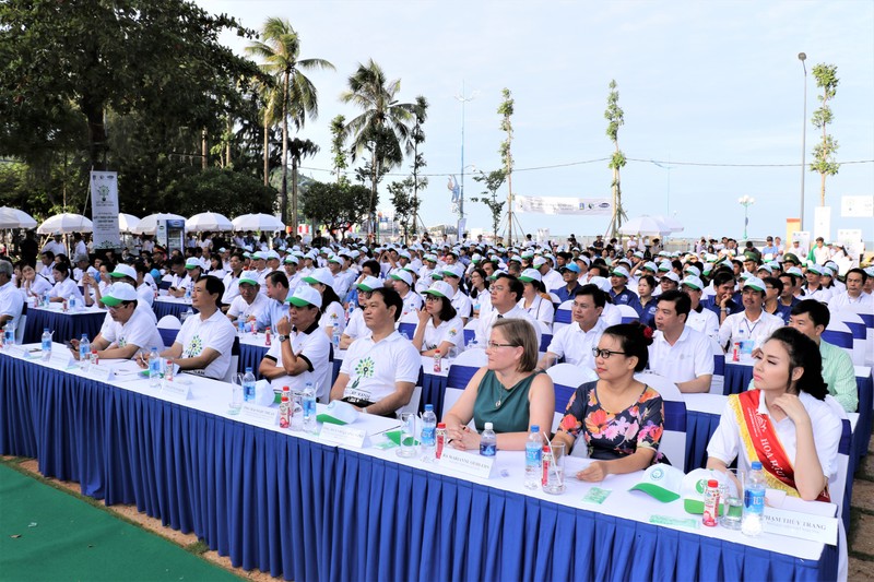 Vinamilk dong hanh cung "Quy 1 trieu cay xanh cho Viet Nam"