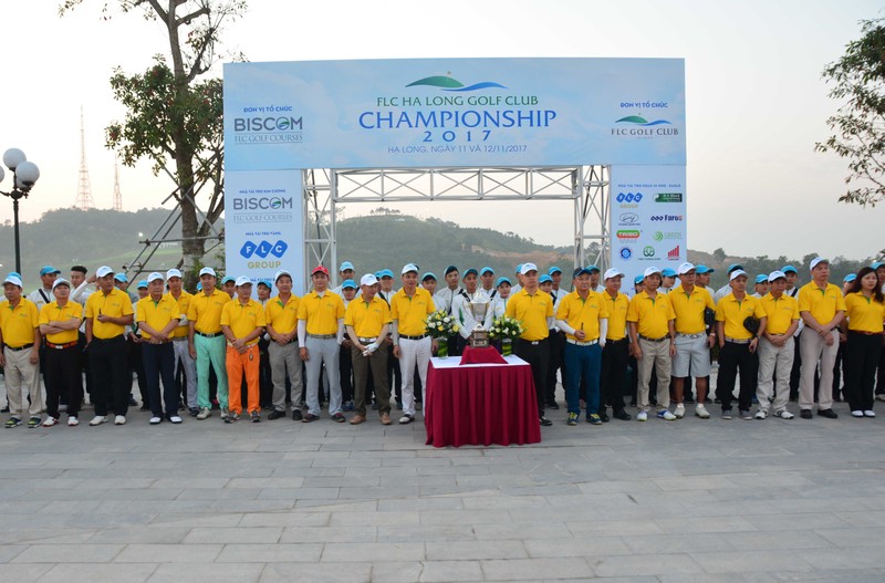 Tung bung khoi tranh giai FLC Halong Club Championshop 2017