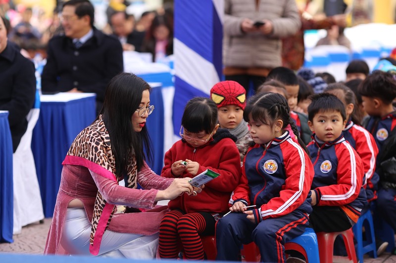 Chung tay vi “ly sua hoc duong” cho tre em thu do ngay hom nay-Hinh-6