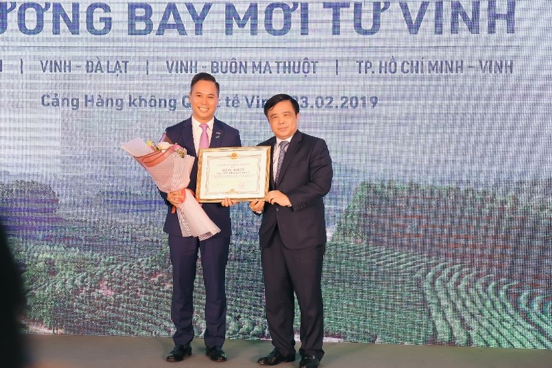 Pho Thu tuong Vuong Dinh Hue bay khai truong duong bay moi cua Bamboo Airways toi Vinh-Hinh-4