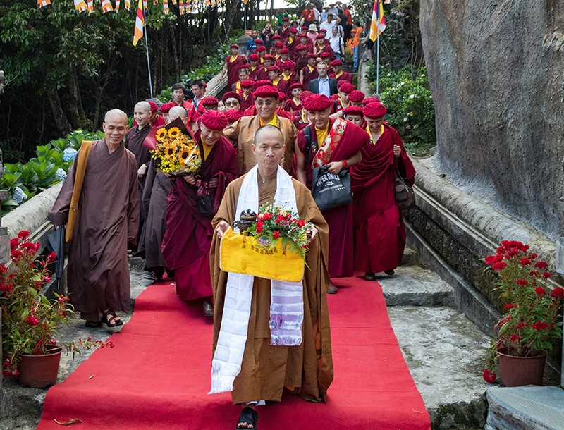 Duc Phap Vuong Gyalwang Drukpa tham quan Ba Na Hills