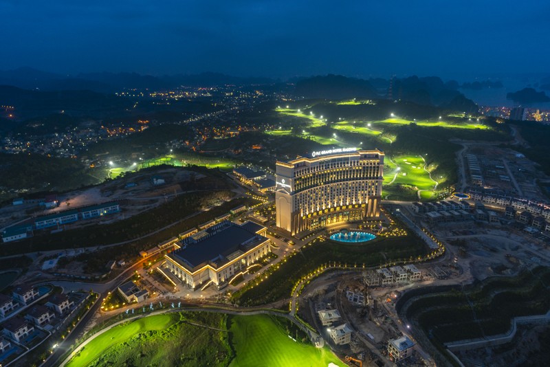 Hao huc cho don trinh dien phao hoa an tuong tai Carnaval Ha Long 2019-Hinh-2