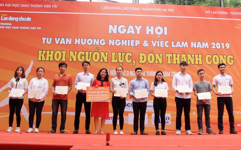 Ngay hoi Huong nghiep va Viec lam nam 2019: “Khoi nguon luc, don thanh cong”-Hinh-4