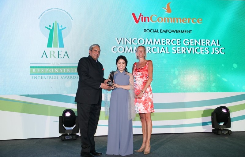 VinCommerce nhan giai thuong “Doanh nghiep trach nhiem Chau A“