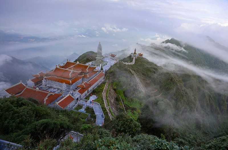 Di bien cung van nong, nha nha do len Fansipan “mac ao khoac”-Hinh-5