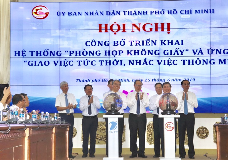 TPHCM trien khai mo hinh “Phong hop khong giay”, “Giao viec tuc thoi-nhac viec thong minh“-Hinh-2
