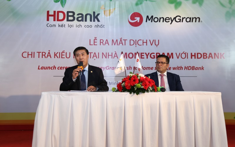 HDBank va MoneyGram ky ket hop tac chi tra kieu hoi tai nha-Hinh-3