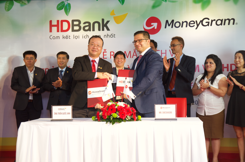 HDBank va MoneyGram ky ket hop tac chi tra kieu hoi tai nha