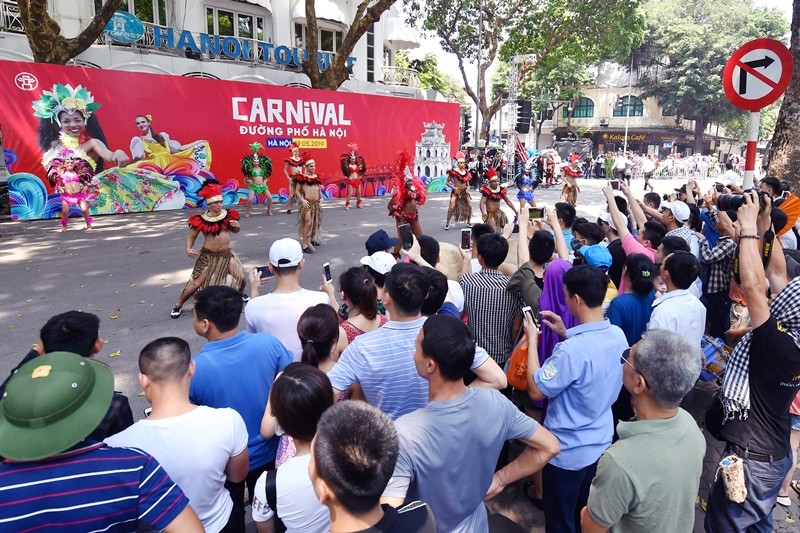 Cuoi tuan nay, Ha Noi lai tung bung voi carnival quanh Ho Guom
