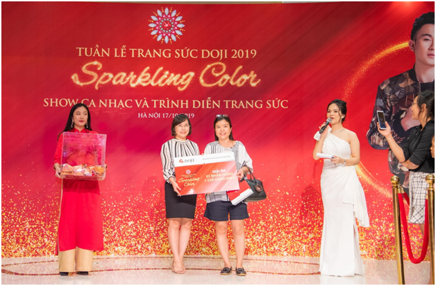 Tuan le Trang suc DOJI 2019: Den DOJI Tower la trung vang 999.9-Hinh-3