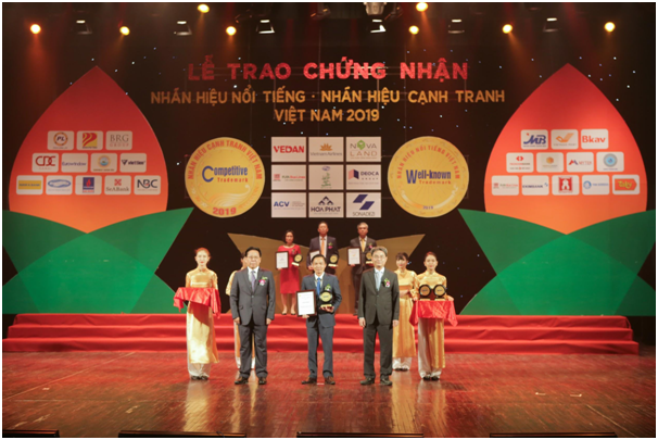 Eurowindow duoc vinh danh Top 10 Nhan hieu noi tieng Viet Nam