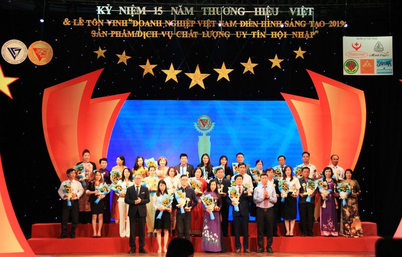 Eurowindow nhan danh hieu Doanh nghiep Viet Nam Dien hinh Sang tao nam 2019-Hinh-2