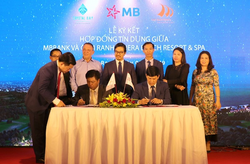 MBBank tai tro von, khu nghi duong 5 sao Cam Ranh Riviera Beach Resort & Spa mo rong quy mo