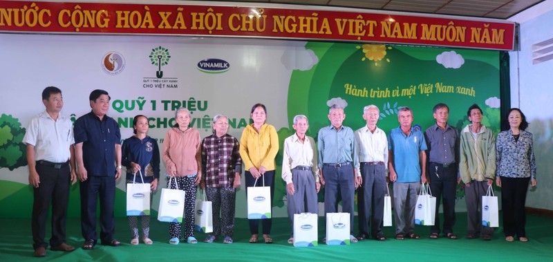 110.000 cay xanh duoc Vinamilk danh tang cho nguoi dan tinh Binh Dinh-Hinh-5