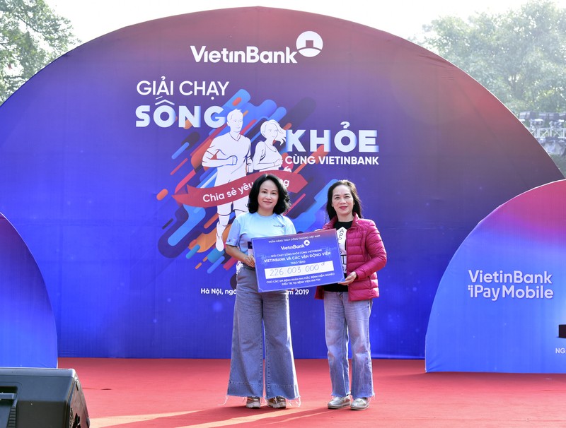 Giai chay “Song khoe cung VietinBank”: Lan toa va se chia yeu thuong