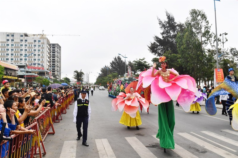 Thanh Hoa to chuc carnival duong pho don mua du lich bien 2020-Hinh-3