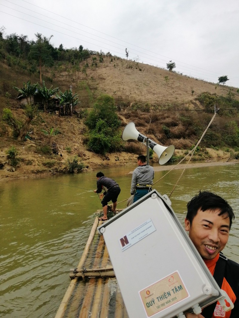 Cong... loa len nui cung nguoi dan phong chong dich COVID-19